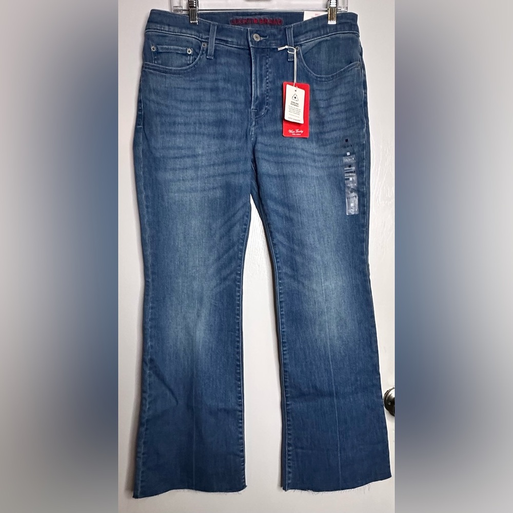 Lucky brand women’s. Sweet mid rise flare 12/31 regular